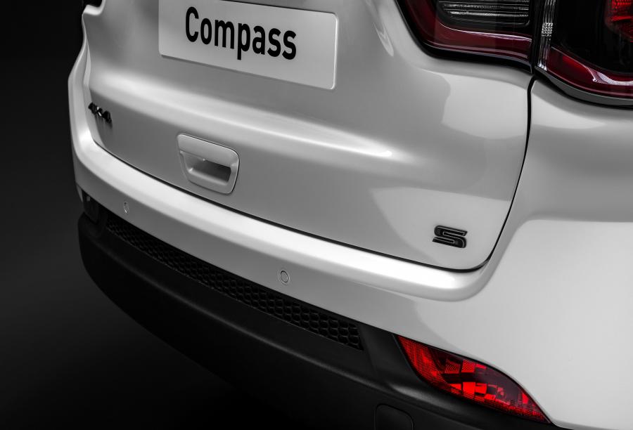 Детали экстерьера Jeep Compass S (MP) 2019 года  (EU) (фото 7 из 19)